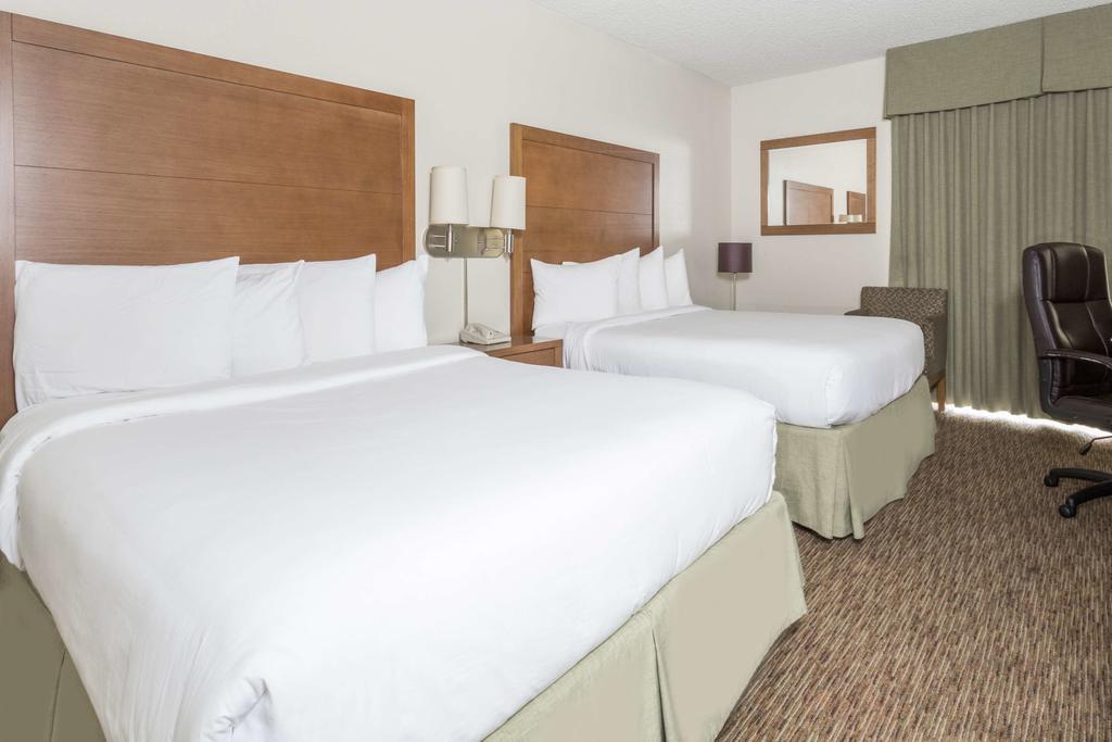 Days Hotel By Wyndham Peoria Glendale Area Exteriör bild